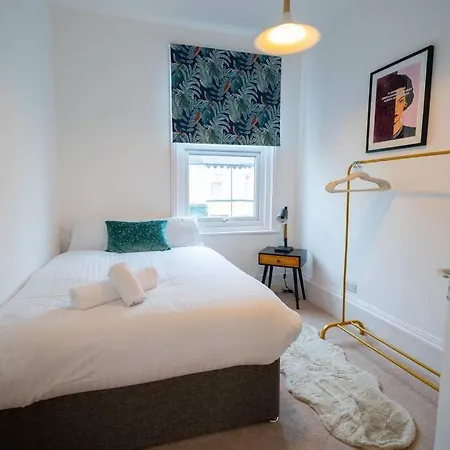 Apartment Station Retreat - Location - Free Parking, Fastwifi, Smarttv With Netflix By Yoko