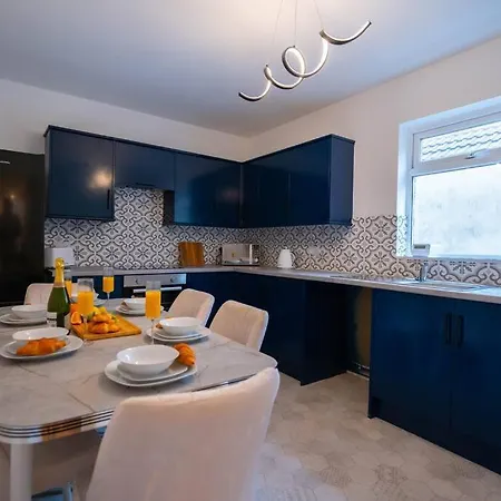Apartment Station Retreat - Location - Free Parking, Fastwifi, Smarttv With Netflix By Yoko *