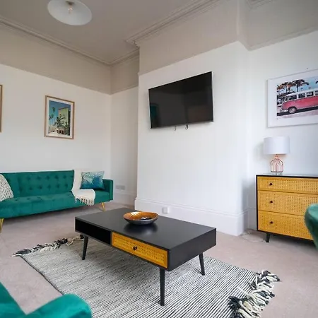Apartment Station Retreat - Location - Free Parking, Fastwifi, Smarttv With Netflix By Yoko *
