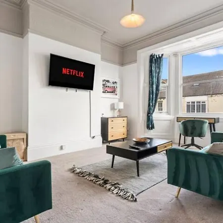 Apartment Station Retreat - Location - Free Parking, Fastwifi, Smarttv With Netflix By Yoko *