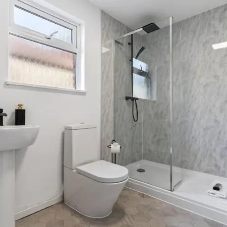 Station Retreat - Location - Free Parking, Fastwifi, Smarttv With Netflix By Yoko *